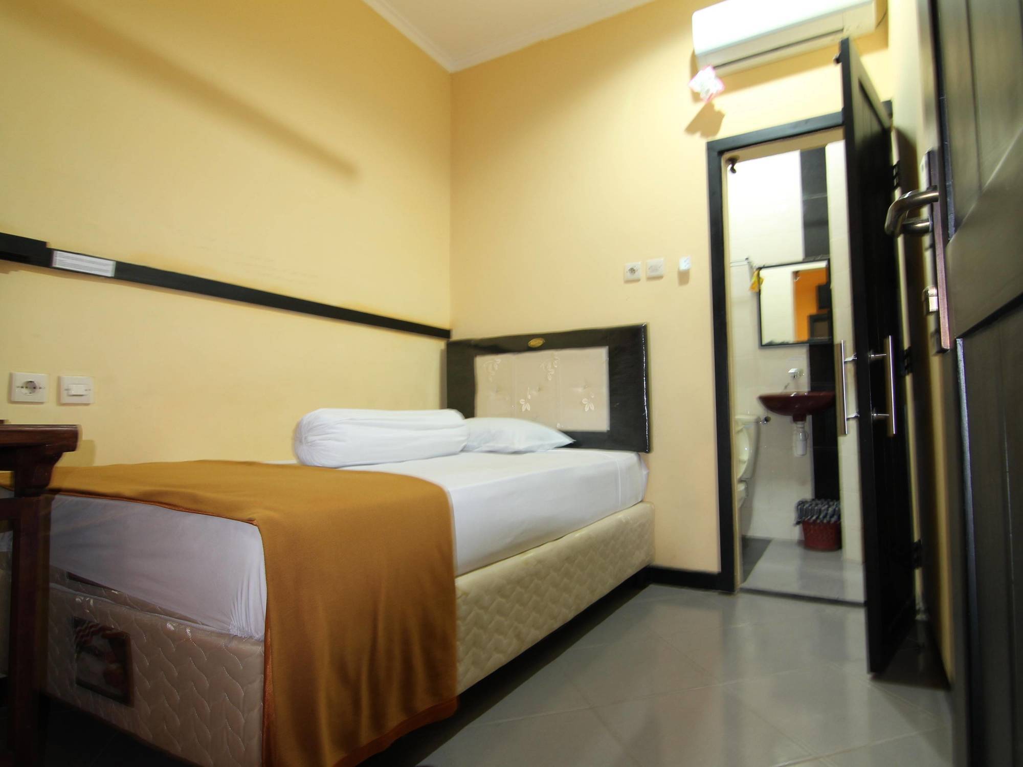 Ct1 Bali Bed & Breakfast Kuta Lombok Eksteriør bilde